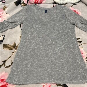 🎁 Free  Falls Creek Gray Women's Top
